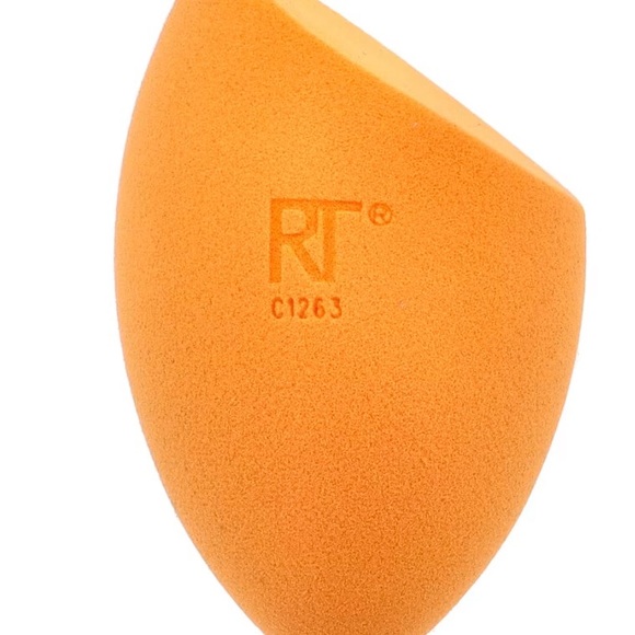 Real Technique Miracle Complexion Sponge + Travel Case - Picture 3 of 3